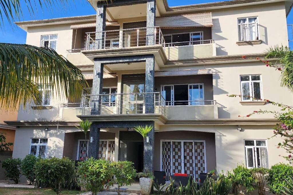 Number 8, 2Nd Floor, Pebble Bay Apartments Grand Bay Exteriér fotografie
