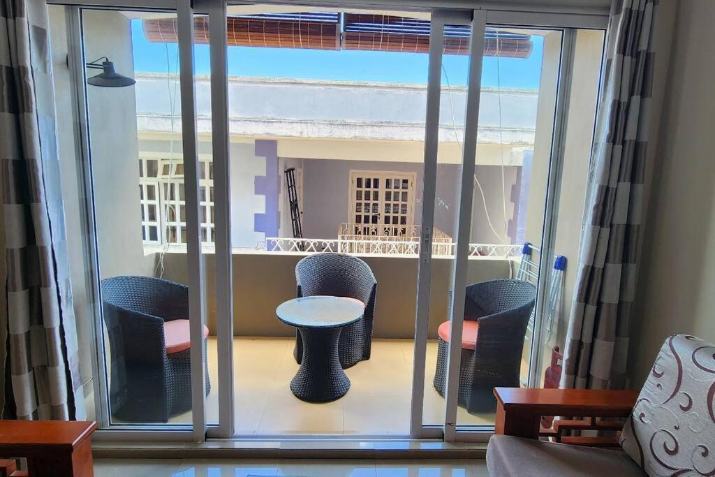 Number 8, 2Nd Floor, Pebble Bay Apartments Grand Bay Exteriér fotografie
